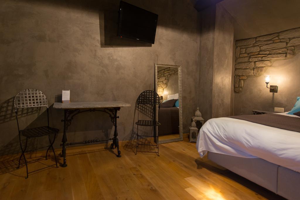 Les Chambres Du Vivier, Chambres D'Hotes Et Gite - A 100M - Durbuy Room photo